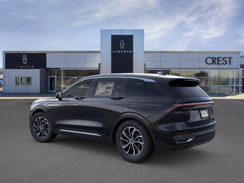 Infinite Black Metallic Clearcoat 2026 Lincoln Nautilus Premiere