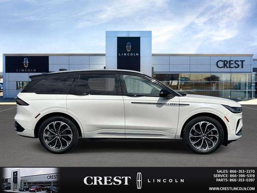 White Platinum Metallic Tri-Coat 2024 Lincoln Nautilus Reserve