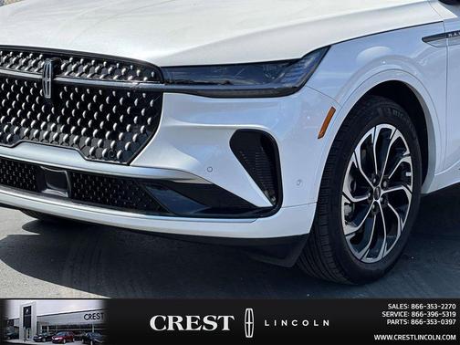 White Platinum Metallic Tri-Coat 2024 Lincoln Nautilus Reserve