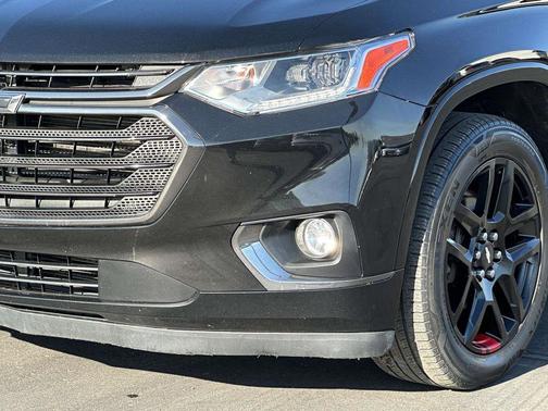 Mosaic Black Metallic 2019 Chevrolet Traverse Premier