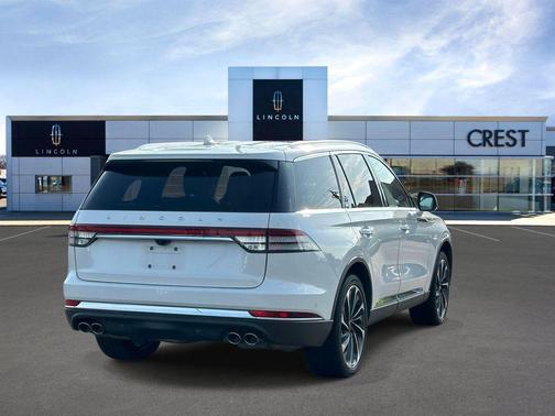 Pristine White Metallic Tri-Coat 2023 Lincoln Aviator Reserve AWD