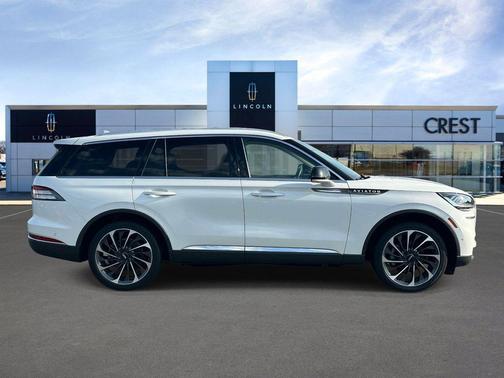 Pristine White Metallic Tri-Coat 2023 Lincoln Aviator Reserve AWD