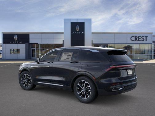 Infinite Black Metallic Clearcoat 2026 Lincoln Nautilus Premiere