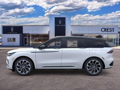 White Platinum Metallic Tri-Coat 2026 Lincoln Nautilus Reserve