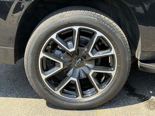 Black 2024 Chevrolet Suburban RST