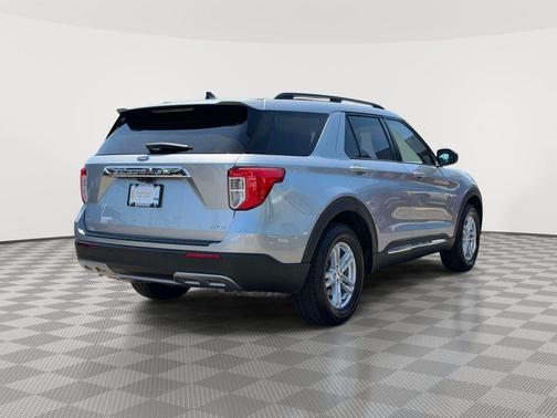 Silver Metallic 2022 Ford Explorer XLT