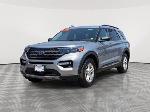 Silver Metallic 2022 Ford Explorer XLT