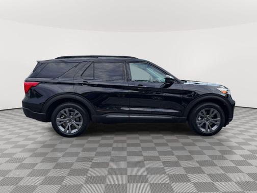 Agate Black Metallic 2023 Ford Explorer XLT