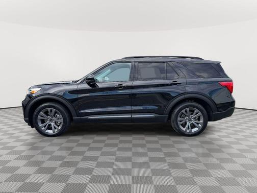 Agate Black Metallic 2023 Ford Explorer XLT
