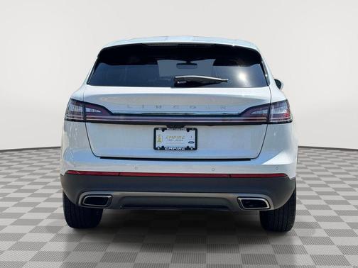 White Metallic 2022 Lincoln Nautilus Standard