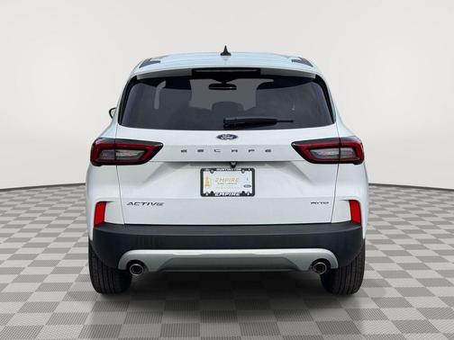 Oxford White 2025 Ford Escape Active