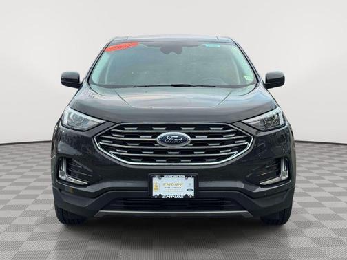 Green Metallic 2022 Ford Edge SEL