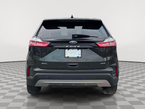 Green Metallic 2022 Ford Edge SEL