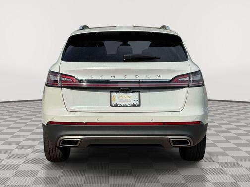 White Metallic 2022 Lincoln Nautilus Reserve