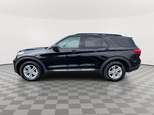 Black Metallic 2021 Ford Explorer XLT