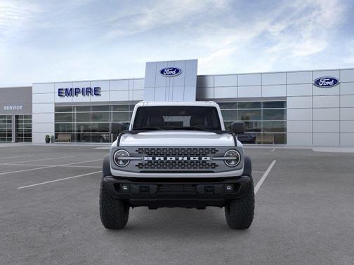 Oxford White 2026 Ford Bronco Badlands