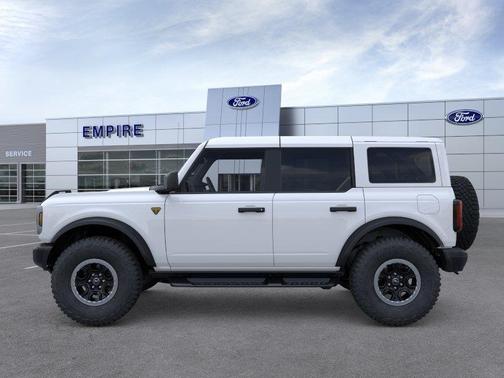 Oxford White 2026 Ford Bronco Badlands