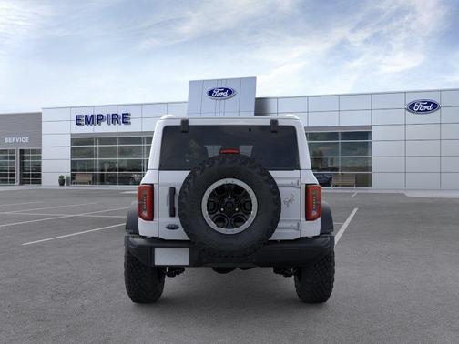 Oxford White 2026 Ford Bronco Badlands