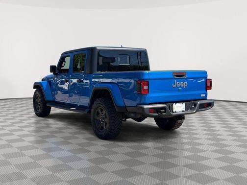 Hydro Blue Pearlcoat 2021 Jeep Gladiator Overland