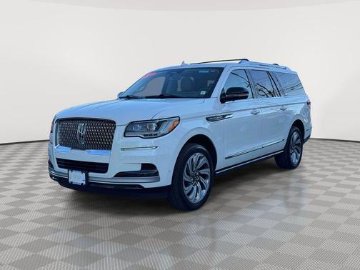 Pristine White 2022 Lincoln Navigator L Reserve