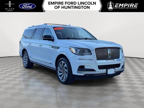 Pristine White 2022 Lincoln Navigator L Reserve