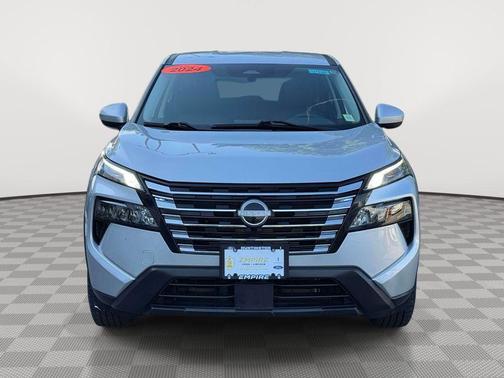 Brilliant Silver Metallic 2024 Nissan Rogue SV