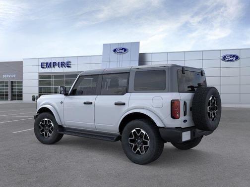 Oxford White 2026 Ford Bronco Outer Banks