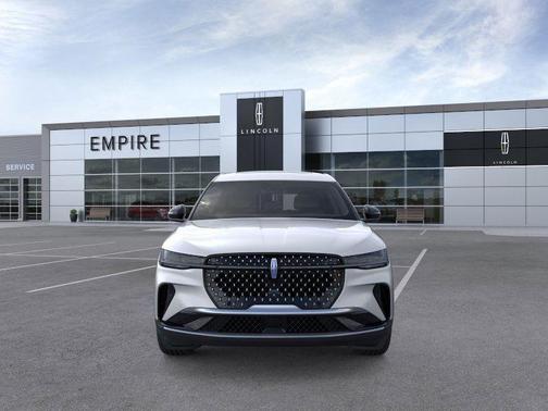 Silver Radiance Metallic 2026 Lincoln Nautilus Premiere