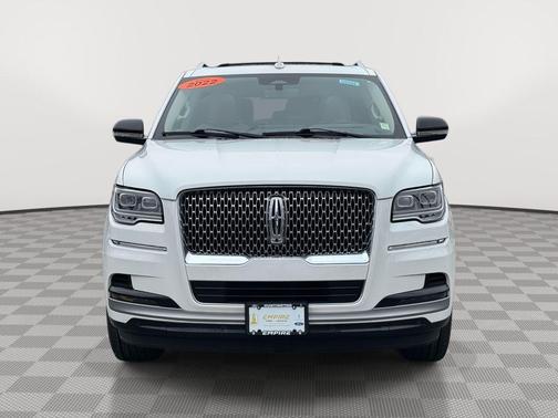 White Metallic 2022 Lincoln Navigator L Reserve