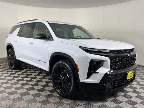 Polar White Tricoat 2026 Chevrolet Traverse RS