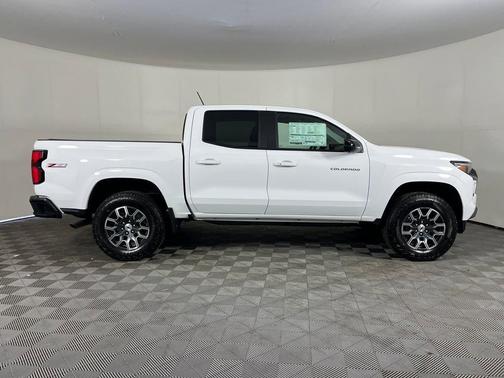Summit White 2026 Chevrolet Colorado Z71