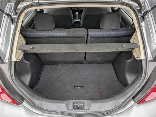 2011 Nissan Versa 1.8 SL