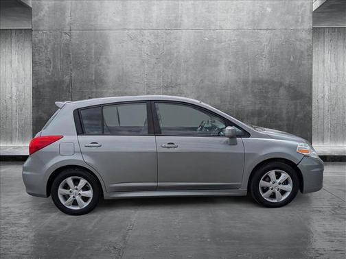 2011 Nissan Versa 1.8 SL