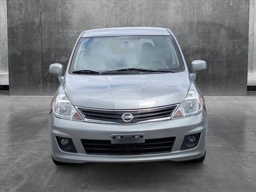 2011 Nissan Versa 1.8 SL