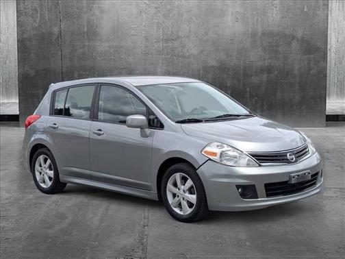 2011 Nissan Versa 1.8 SL