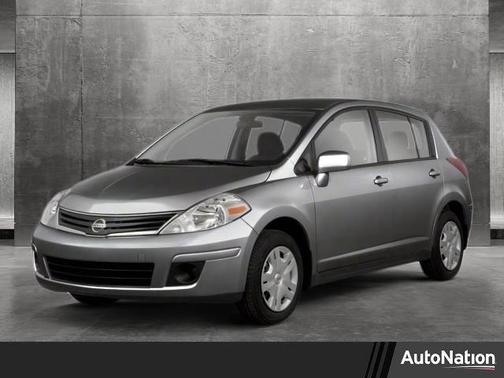 2011 Nissan Versa 1.8 SL