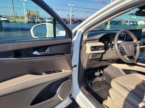 Pristine White 2021 Lincoln Nautilus Standard