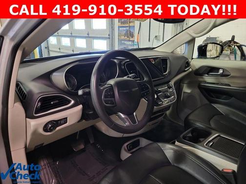 Silver Mist Clearcoat 2024 Chrysler Pacifica Touring-L