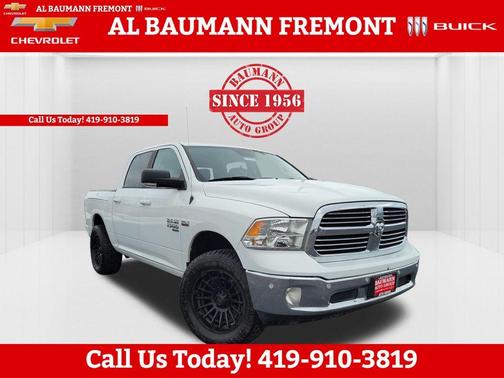 Bright White Clearcoat 2019 RAM 1500 Classic Big Horn