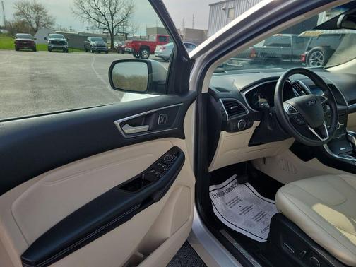 Ingot Silver Metallic 2018 Ford Edge Titanium
