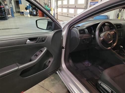 2015 Volkswagen Jetta 2.0L S