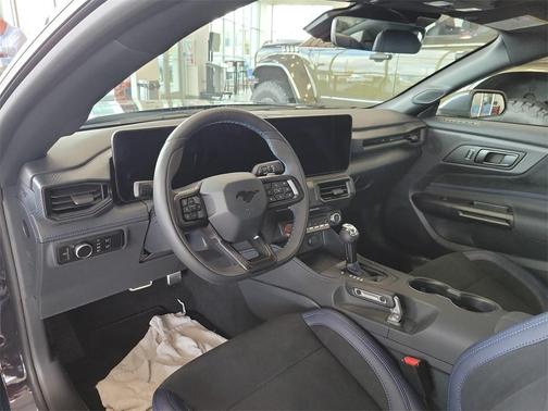 2025 Ford Mustang Dark Horse