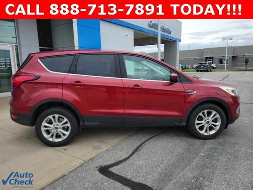 Photo 2 of 25 of 2019 Ford Escape SE