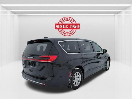 2024 Chrysler Pacifica Touring-L