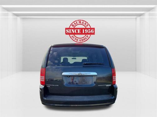 2010 Chrysler Town & Country Touring