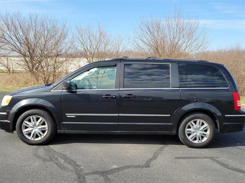 2010 Chrysler Town & Country Touring