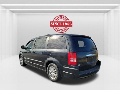 2010 Chrysler Town & Country Touring