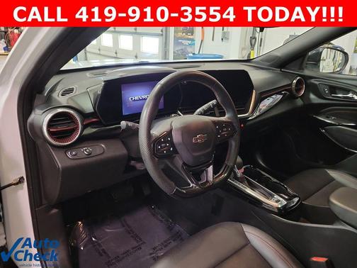 Summit White 2024 Chevrolet Trax 2RS