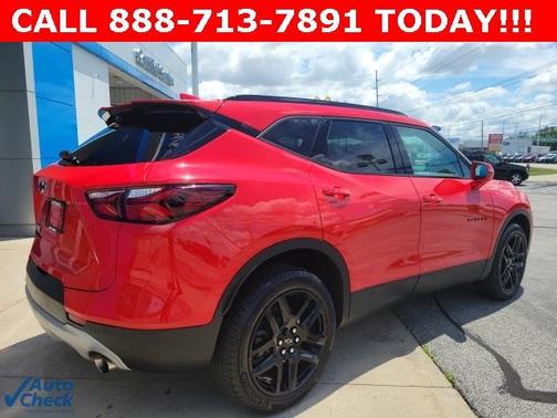 Photo 3 of 25 of 2020 Chevrolet Blazer 2LT