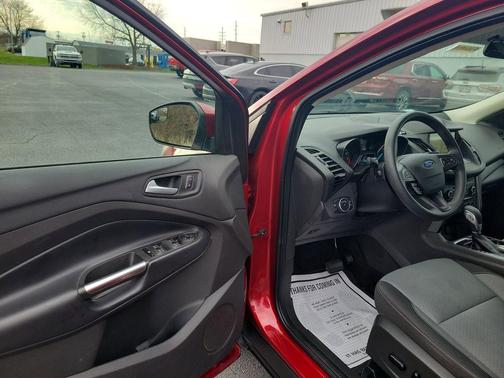 Ruby Red 2019 Ford Escape SE